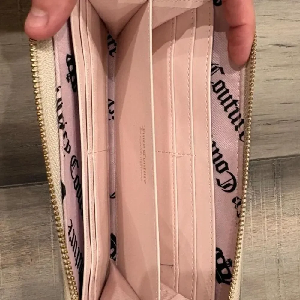 Juicy-couture Women's Wallet-purses